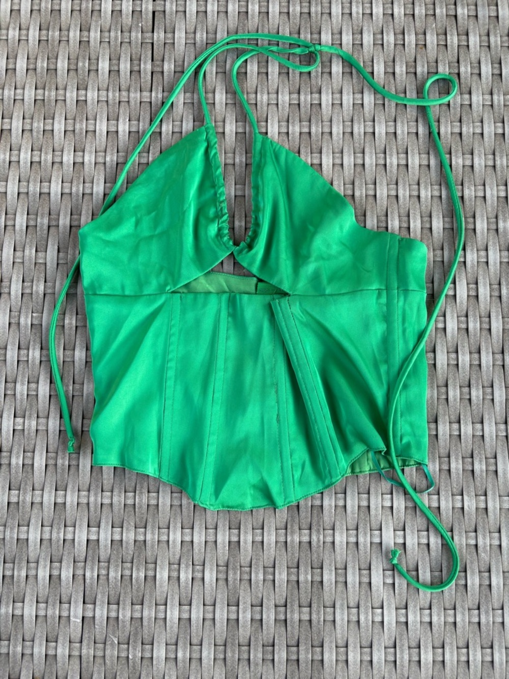 Stunning emerald green satin corset-style top 💚